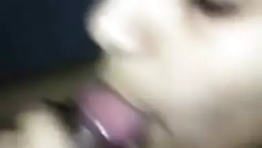Gorgeous girl Hindi blowjob sex MMS