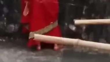 You definitely masturbates after seeing this indian aunties big ass