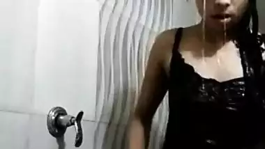 Horny Desi Girl Bathing and Blowjob 2