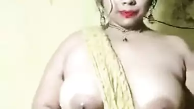 Giant Indian Big Boobs Aunty With Shawl