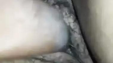 Desi juicy hairy pussy fingering before fucking