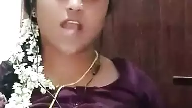 Telugu Chamet girl shows big laddoos on live chat