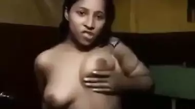 Indian XXX sexy girl shows her naked big boobs on cam