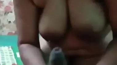 Desi Married Bhabi Handjob (sbhabi2)