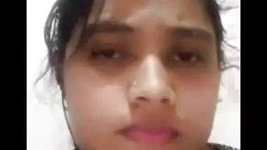 Big melons girlfriend topless viral video call