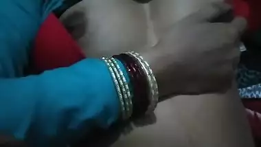 Shy Indian girl is not porn diva but she adores to flash her boobs