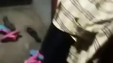 Mature Desi XXX couple takes their home sex video in the garage MMS