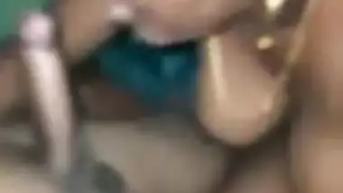Indian maid sucking dick like lollipop part 1