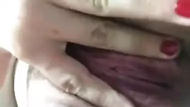 Nude selfie of a hot Marwadi girl in the bathroom