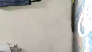 Desi sexy wife flashing her tits and cunt on live