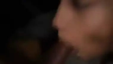 Cute Goa girl gives an Indian blowjob to her lover