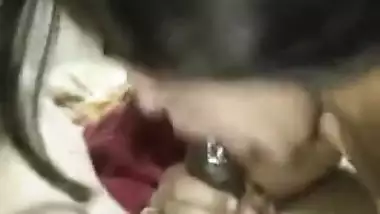 Desi bhabhi showing boobs