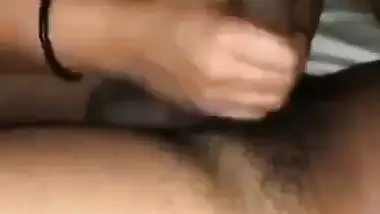 Tamil girl in Australia gives blowjob to boyfriend