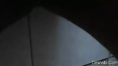 Desi mallu girl shows in bathroom n fingering