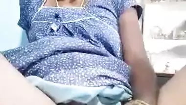 XXX porn of dazzling Desi wife who has wild solo session with banana