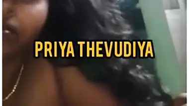 XXX video of Desi girl who wants popularity playing with the penis