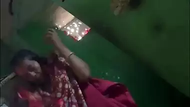 Mature mom after bath naked show before dressing