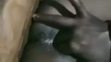 Unsatisfied village bhabhi fingering hard