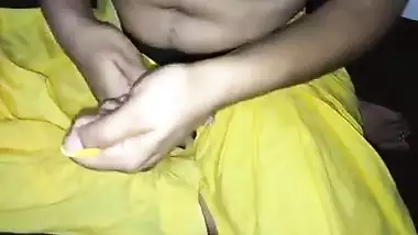 Horny Indian bhabhi touching herself