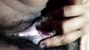 Unsatisfied village boudi Showing Her Self Part 3