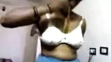 South Indian Telugu Aunty Show her Boobs to her Customer