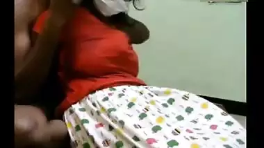 Desi mature aunty home sex with young neighbor