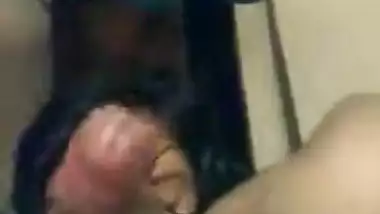 Slim shaven Desi chick sucks and fucks...